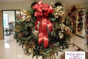 Holiday wreath