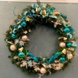 Holiday wreath