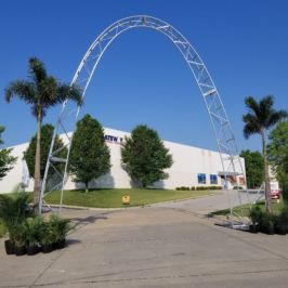 Mock St. Louis arch outside