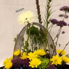 St. Louis arch themed flower arrangement