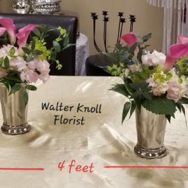 Centerpieces of pink flowers